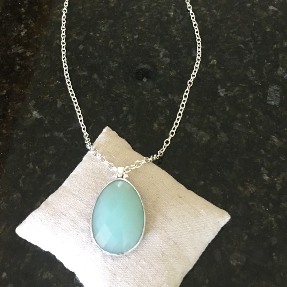 Stella and Dot Versatile Simulated Necklance